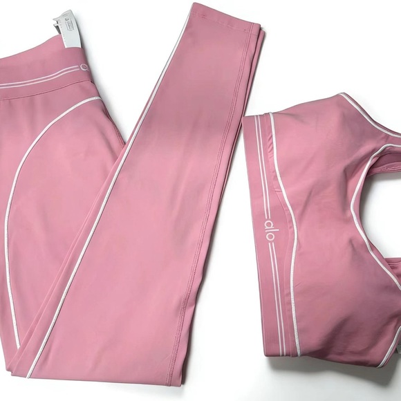 ALO Yoga Light Gray Seamless Crop Sports Bra - Picture 3 of 3